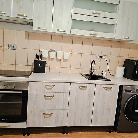 Mony Apartaments Роман Экстерьер фото