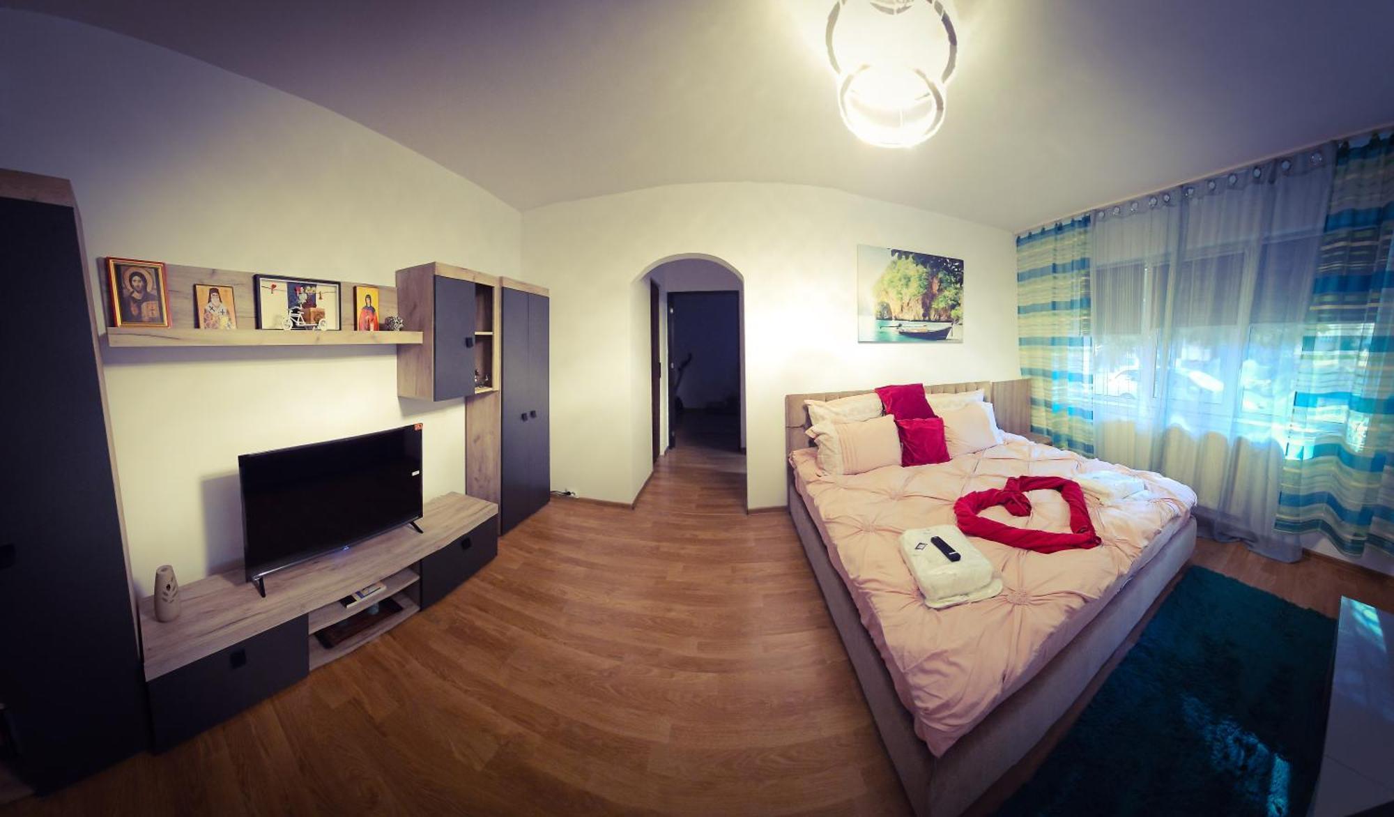 Mony Apartaments Роман Экстерьер фото